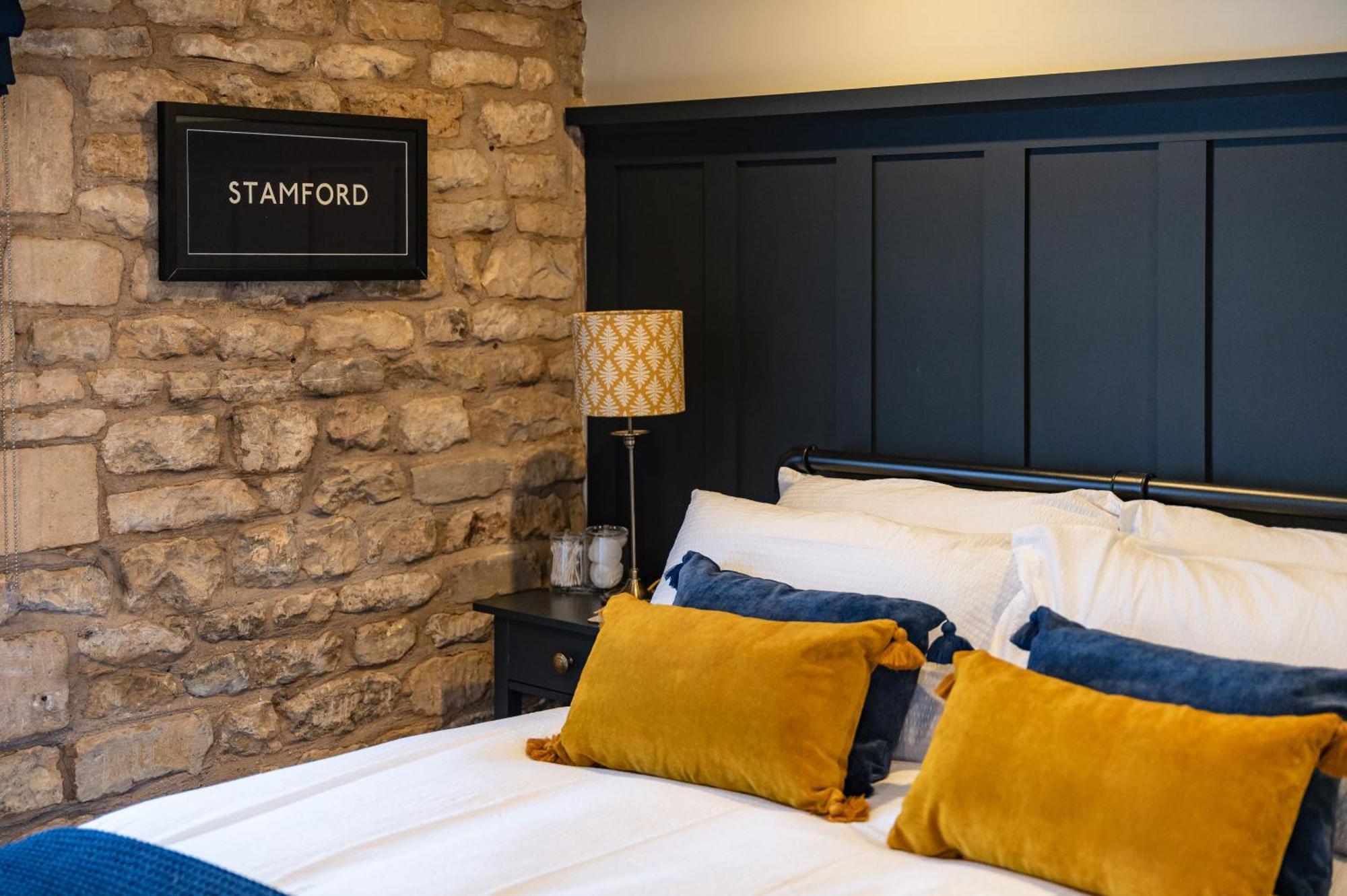 Luxury Town Centre Loft Apartment In Converted Granary Stamford Kültér fotó