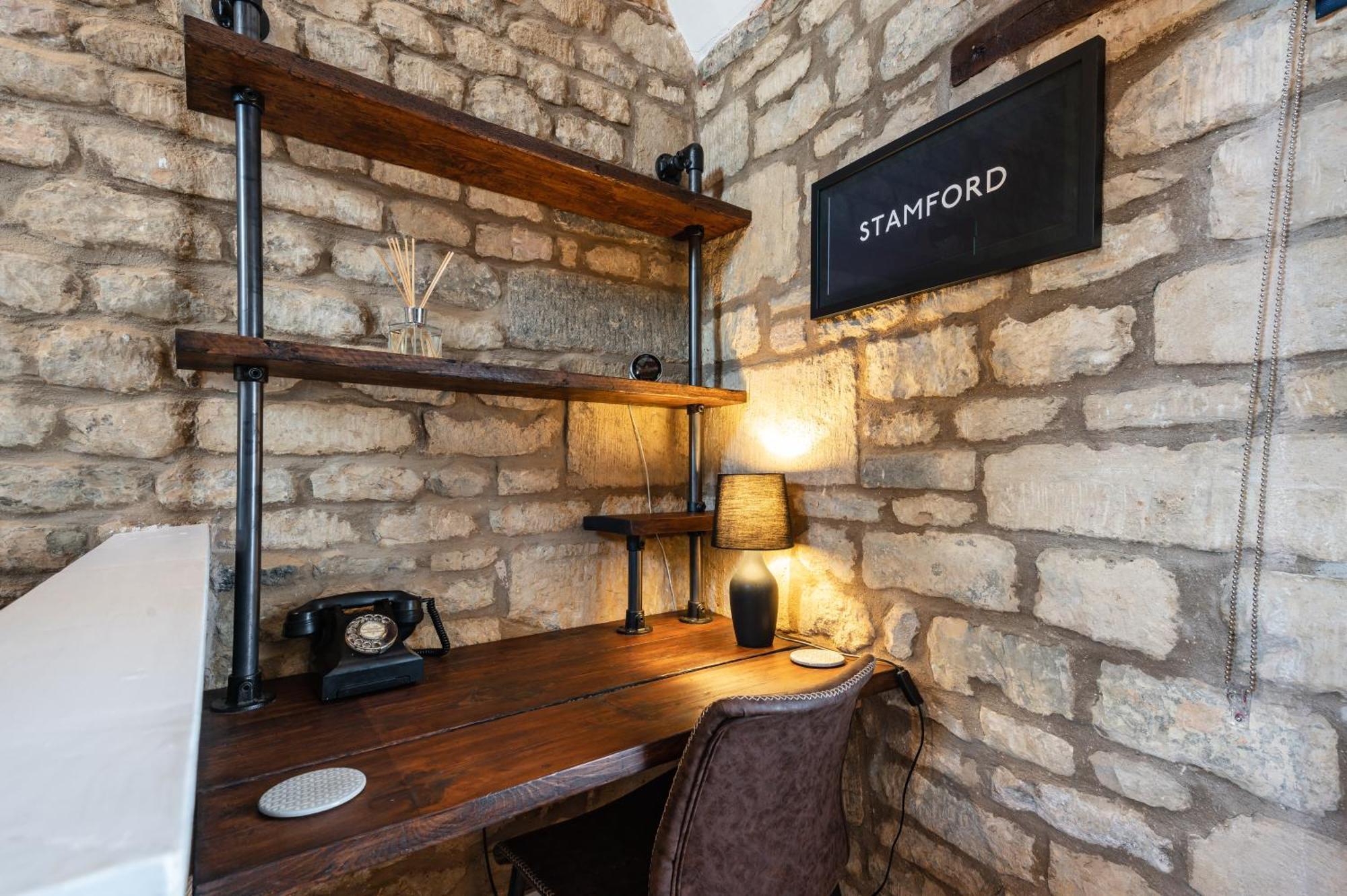 Luxury Town Centre Loft Apartment In Converted Granary Stamford Kültér fotó